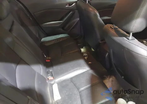 2018 Mazda Mazda3 Touring z USA, uszkodzony, nr VIN 3MZBN1V34JM185846